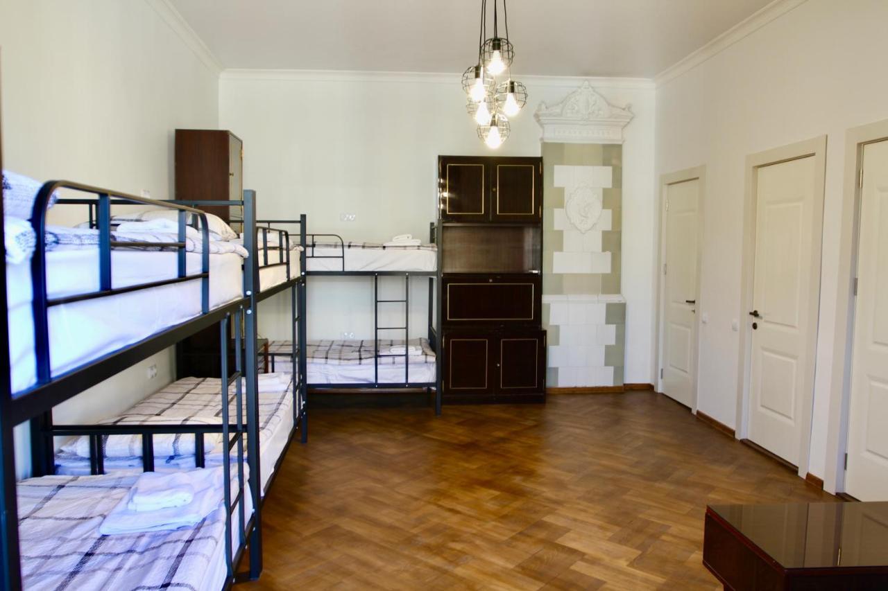 Pigeon Guest House Тбілісі Екстер'єр фото
